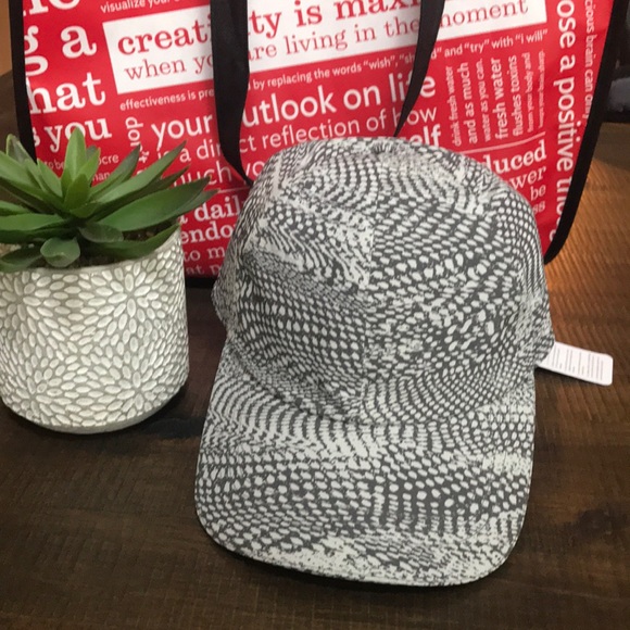 lululemon athletica Accessories - NEW Lululemon Baller Hat Run